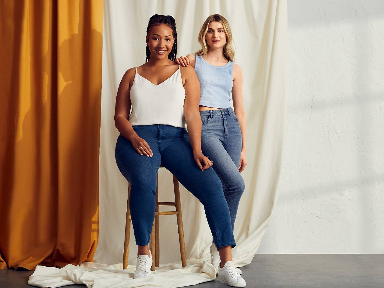 Jeans and tops: Models in jeans.