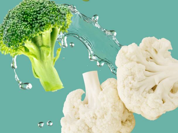 Broccoli and cauliflower in water.