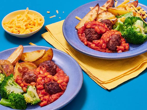 Meatballs with beans, potatoes and broccoli.